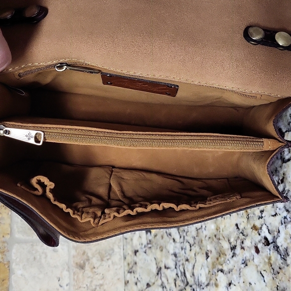 Patricia Nash Lanza Crossbody - Picture 10 of 15
